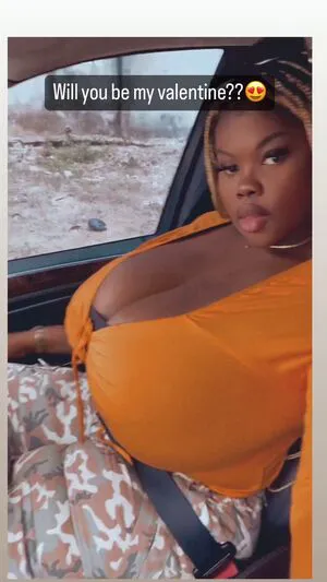Chioma Lovv OnlyFans Leaked Free Thumbnail Picture - #64nGIw8FE2