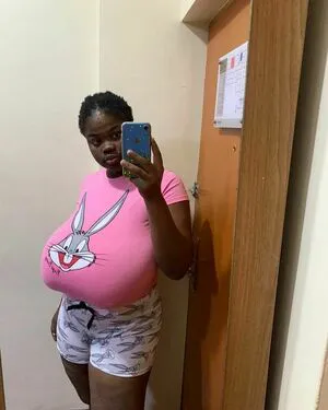 Chioma Lovv OnlyFans Leaked Free Thumbnail Picture - #RCi3LF76iy