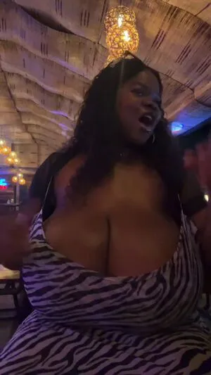 Chioma Lovv OnlyFans Leaked Free Thumbnail Picture - #X6OxzTSi2R