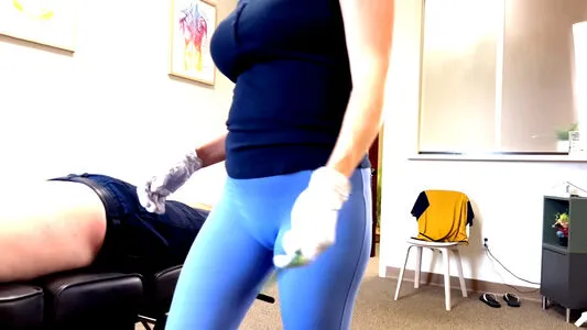 Chiropractor OnlyFans Leaked Free Thumbnail Picture - #6955A0s1pI