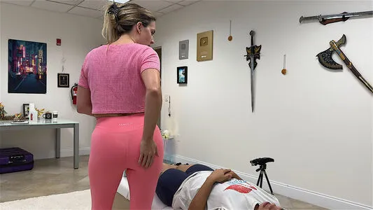 Chiropractor OnlyFans Leaked Free Thumbnail Picture - #HqsSYjDoiJ
