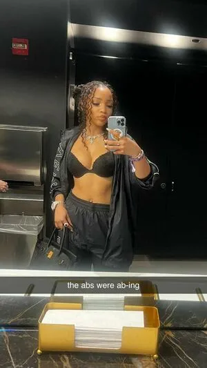Chloe Bailey OnlyFans Leaked Free Thumbnail Picture - #0OkiqQAxqd