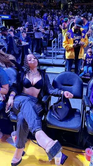 Chloe Bailey OnlyFans Leaked Free Thumbnail Picture - #CbOOVoymp4