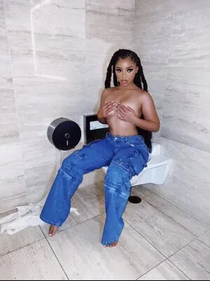Chloe Bailey OnlyFans Leaked Free Thumbnail Picture - #GPeaWq5z4x