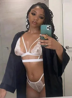 Chloe Bailey OnlyFans Leaked Free Thumbnail Picture - #LszYzYeLS1