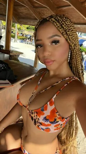 Chloe Bailey OnlyFans Leaked Free Thumbnail Picture - #MeziiTpJs5