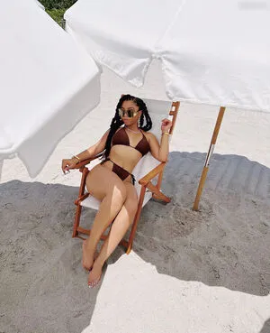 Chloe Bailey OnlyFans Leaked Free Thumbnail Picture - #gL65o9bg4g