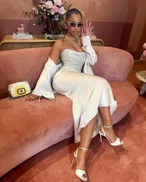 Chloe Bailey OnlyFans Leaked Free Thumbnail Picture - #makDXHxC7k