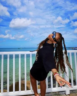 Chloe Bailey OnlyFans Leaked Free Thumbnail Picture - #4StvBh2wXc