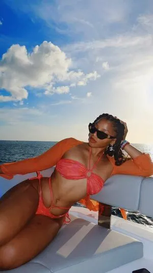 Chloe Bailey OnlyFans Leaked Free Thumbnail Picture - #KGwX42CLgs