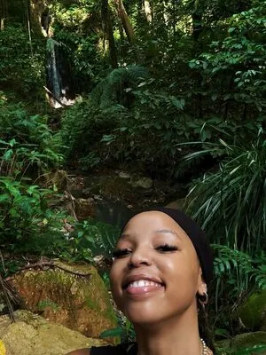 Chloe Bailey OnlyFans Leaked Free Thumbnail Picture - #id30AXMLo6