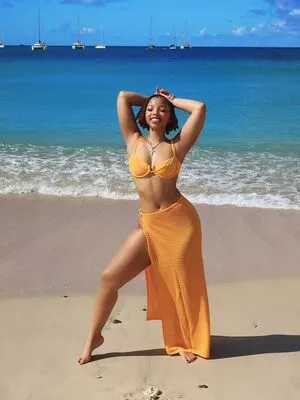 Chloe Bailey OnlyFans Leaked Free Thumbnail Picture - #mDiVAYn04i