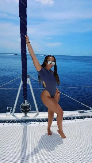 Chloe Bailey OnlyFans Leaked Free Thumbnail Picture - #pvPdWLoIbN