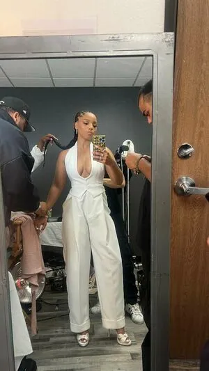 Chloe Bailey OnlyFans Leaked Free Thumbnail Picture - #vSUESD6zFt