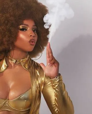 Chloe Bailey OnlyFans Leaked Free Thumbnail Picture - #yj4zk8Nvw3