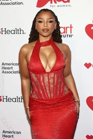 Chloe Bailey OnlyFans Leaked Free Thumbnail Picture - #7sKPF2peax