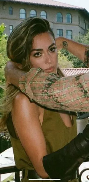 Chloe Bennet OnlyFans Leaked Free Thumbnail Picture - #3KqAiLRi1h