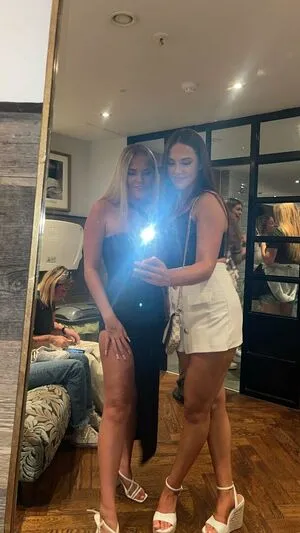 Chloe Burns OnlyFans Leaked Free Thumbnail Picture - #B6tCB1GCk4