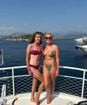 Chloe Burns OnlyFans Leaked Free Thumbnail Picture - #CeynykcoBR