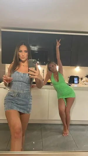 Chloe Burns OnlyFans Leaked Free Thumbnail Picture - #LP4pS9EPM1