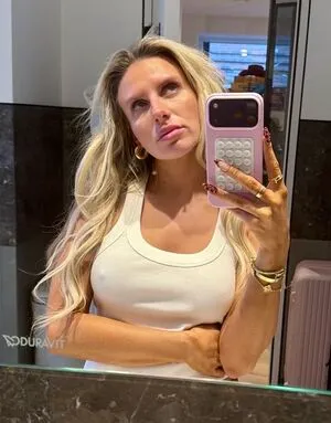 Chloe Burrows OnlyFans Leaked Free Thumbnail Picture - #1e3i1CU0cJ