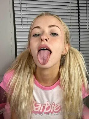 Chloe Cream OnlyFans Leaked Free Thumbnail Picture - #0ReEkpO6k4