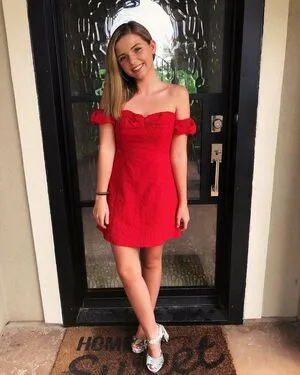 Chloe Csengery OnlyFans Leaked Free Thumbnail Picture - #54yZ4uO2ac