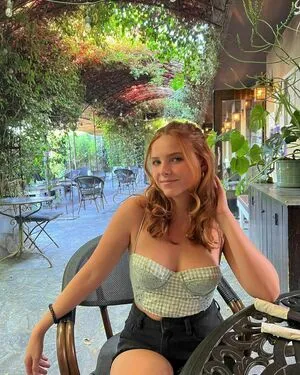 Chloe Csengery OnlyFans Leaked Free Thumbnail Picture - #8WSixqpz0d