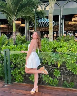 Chloe Csengery OnlyFans Leaked Free Thumbnail Picture - #ymIBuAWsZz