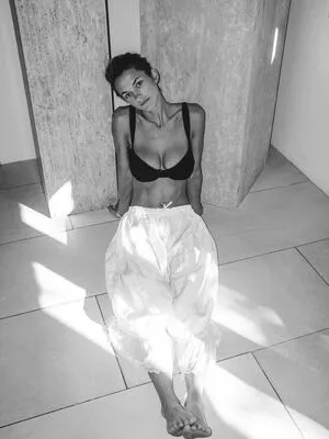 Chloe East OnlyFans Leaked Free Thumbnail Picture - #2MlLwYMceg