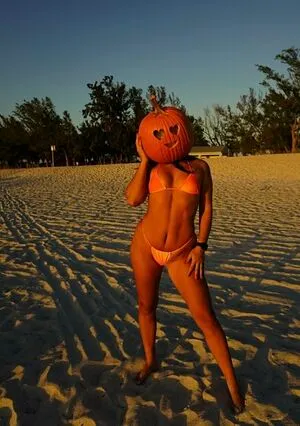 Chloe Evans OnlyFans Leaked Free Thumbnail Picture - #0AJnaHIunz