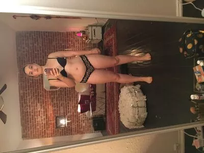 Chloe Fineman OnlyFans Leaked Free Thumbnail Picture - #Lmm83KTSRT