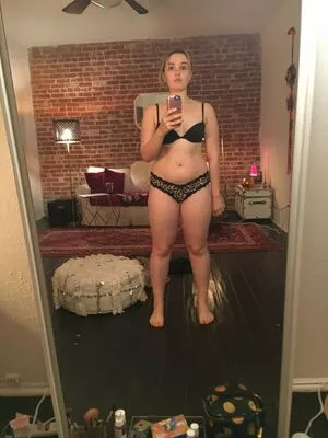 Chloe Fineman OnlyFans Leaked Free Thumbnail Picture - #nKkSF2sLWs