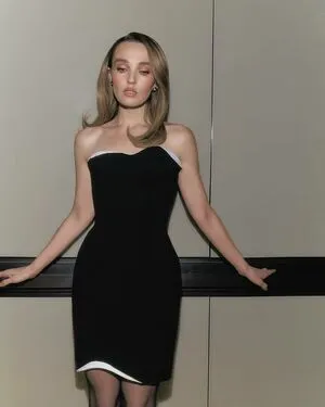 Chloe Fineman OnlyFans Leaked Free Thumbnail Picture - #vqz9pjUKyn