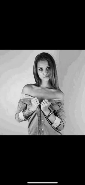 Chloe Holden OnlyFans Leaked Free Thumbnail Picture - #9UX1xabcA1