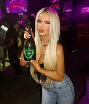 Chloe Holm OnlyFans Leaked Free Thumbnail Picture - #dTjyUge0yH