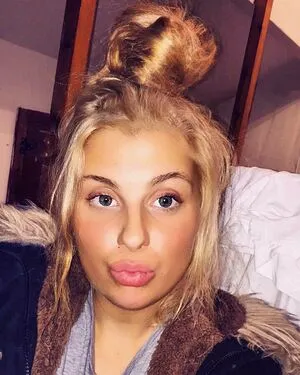 Chloe Joanne Carter OnlyFans Leaked Free Thumbnail Picture - #KL4OqbFWLK