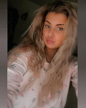 Chloe Joanne Carter OnlyFans Leaked Free Thumbnail Picture - #bT4HgePzAU
