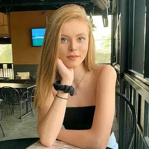 Chloe Mettenbrink OnlyFans Leaked Free Thumbnail Picture - #FYFBlijUMS