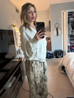 Chloeessecret OnlyFans Leaked Free Thumbnail Picture - #ImPUC8DihO