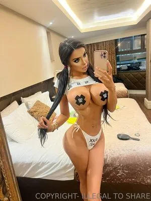 Chloekhan OnlyFans Leaked Free Thumbnail Picture - #NsGlGF8MzA