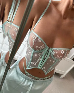 Chloelewis OnlyFans Leaked Free Thumbnail Picture - #0UkmSOXsEV