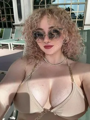 Chloethehokage OnlyFans Leaked Free Thumbnail Picture - #G4FMeypwfc