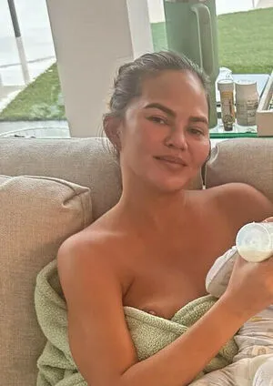 Chrissy Teigen OnlyFans Leaked Free Thumbnail Picture - #AM8URqVybC