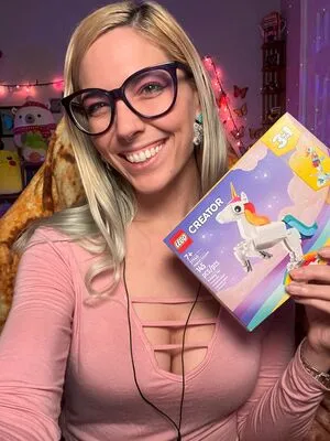 Christie Skylar OnlyFans Leaked Free Thumbnail Picture - #4UFbVS43Q4