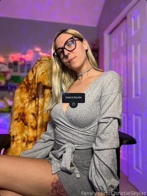 Christie Skylar OnlyFans Leaked Free Thumbnail Picture - #MV3x61dB4y