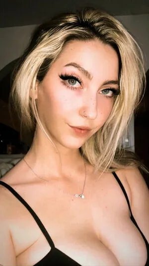 Christiepuff420 OnlyFans Leaked Free Thumbnail Picture - #SlYoaghoAy