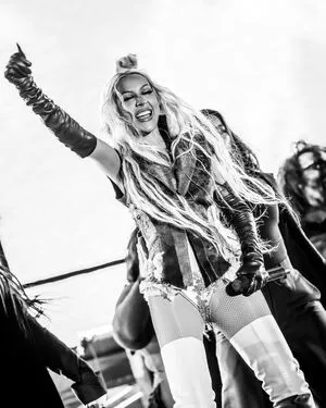 Christina Aguilera OnlyFans Leaked Free Thumbnail Picture - #5MWA0xhB7S