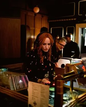 Christina Hendricks OnlyFans Leaked Free Thumbnail Picture - #HRozUDZazl