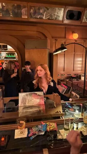 Christina Hendricks OnlyFans Leaked Free Thumbnail Picture - #ItExay3Y96